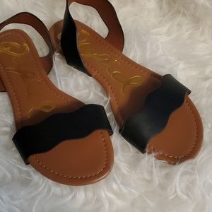 Qupid, black flat sandals